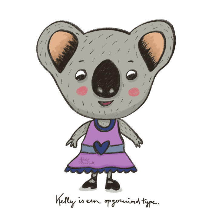 illustratie van schattige Koala in gezellige huiskamer met plant, kat in mand, wandklok, theepot en kussens | © Hilde Reurink